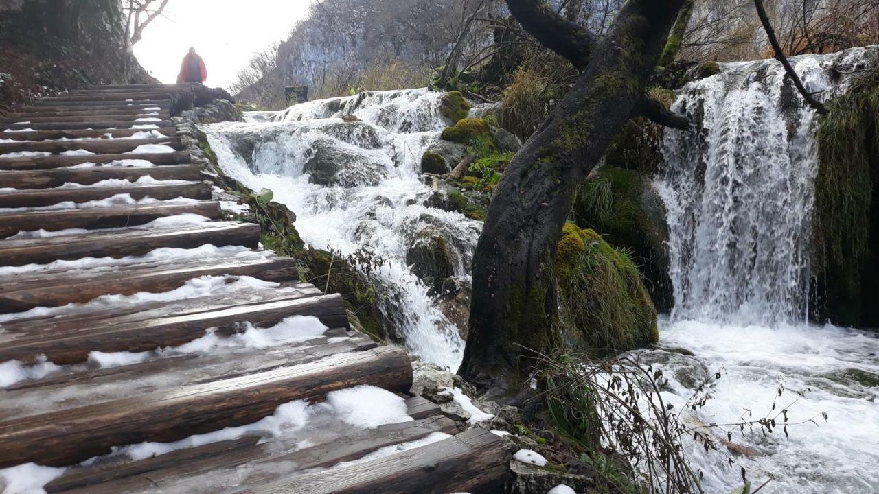 Vacation House Home, Plitvice Lakes National Park Plitvička Jezera エクステリア 写真